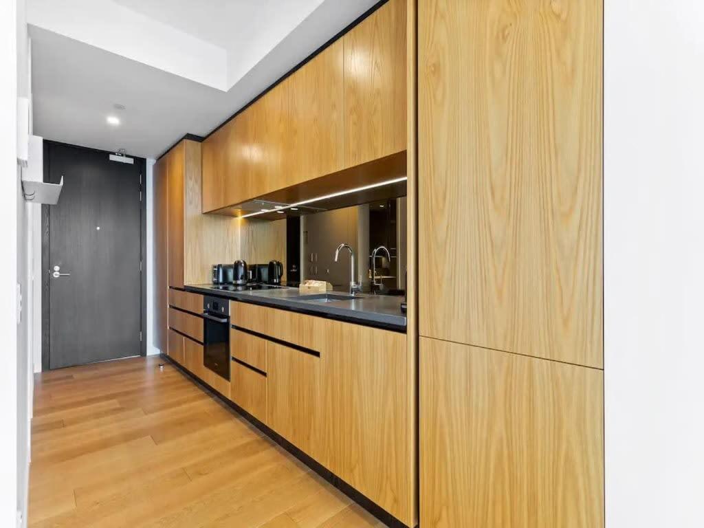 Sleek Modern Studio With Balcony Auckland Exterior foto